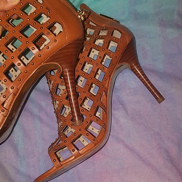 Michael Kors Camel Brown Cage Heels w/Gold Details - Picture 6 of 8